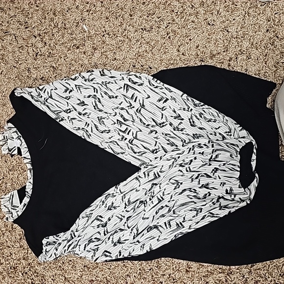 Size small sweater - Picture 1 of 3